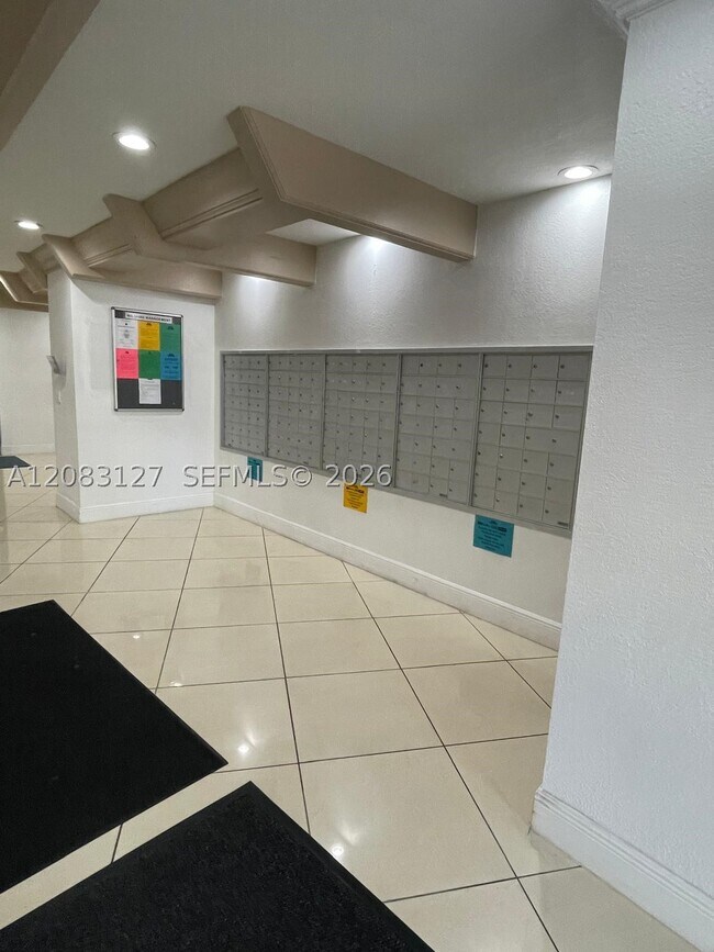 Building Photo - 1200 NE Miami Gardens Dr