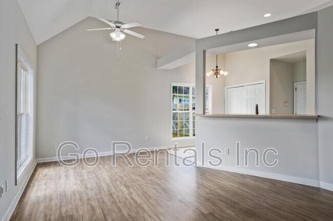 Building Photo - 117 Camden Lake Dr