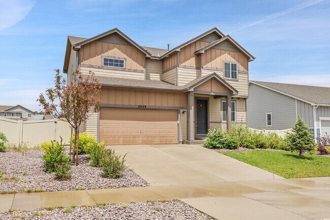 Building Photo - $2,795 - 3 Bed, 2.5 Bath Home with Fenced ...
