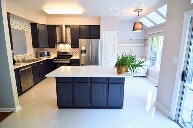 Primary Photo - 3728 Huntley Meadows Ln