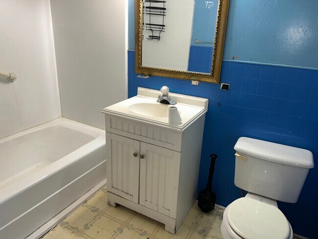 Building Photo - 416 N Tillman St