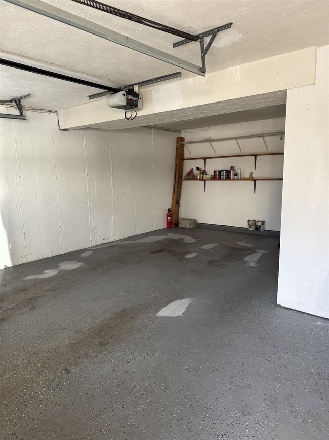 Building Photo - 16 Highbridge Hill Rd