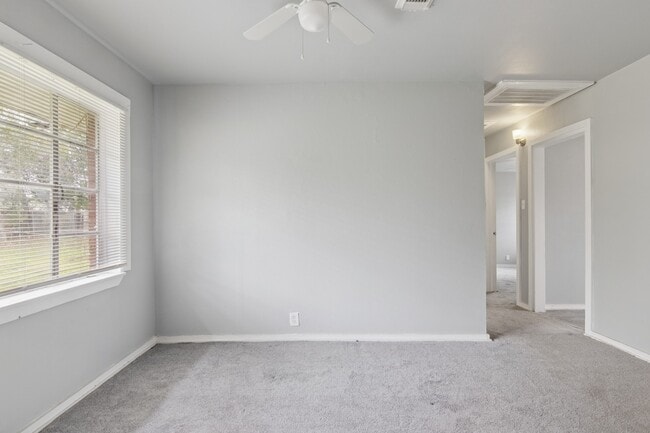 Building Photo - 9029 Homewood Ln