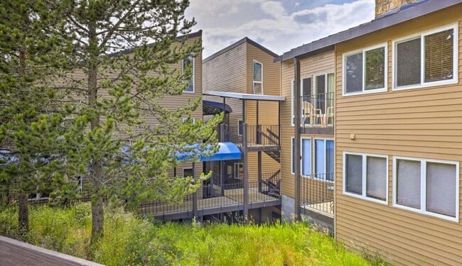 Building Photo - 96 Mountainside Dr