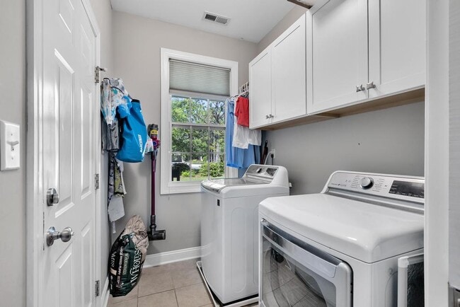Building Photo - 223 Royal Tern Dr