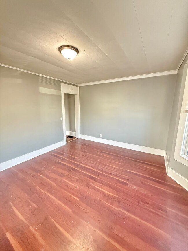 Building Photo - 33-35 Ripley Street