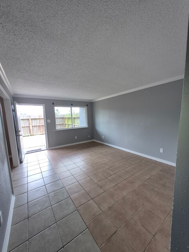 Building Photo - 738 Coolwood Dr
