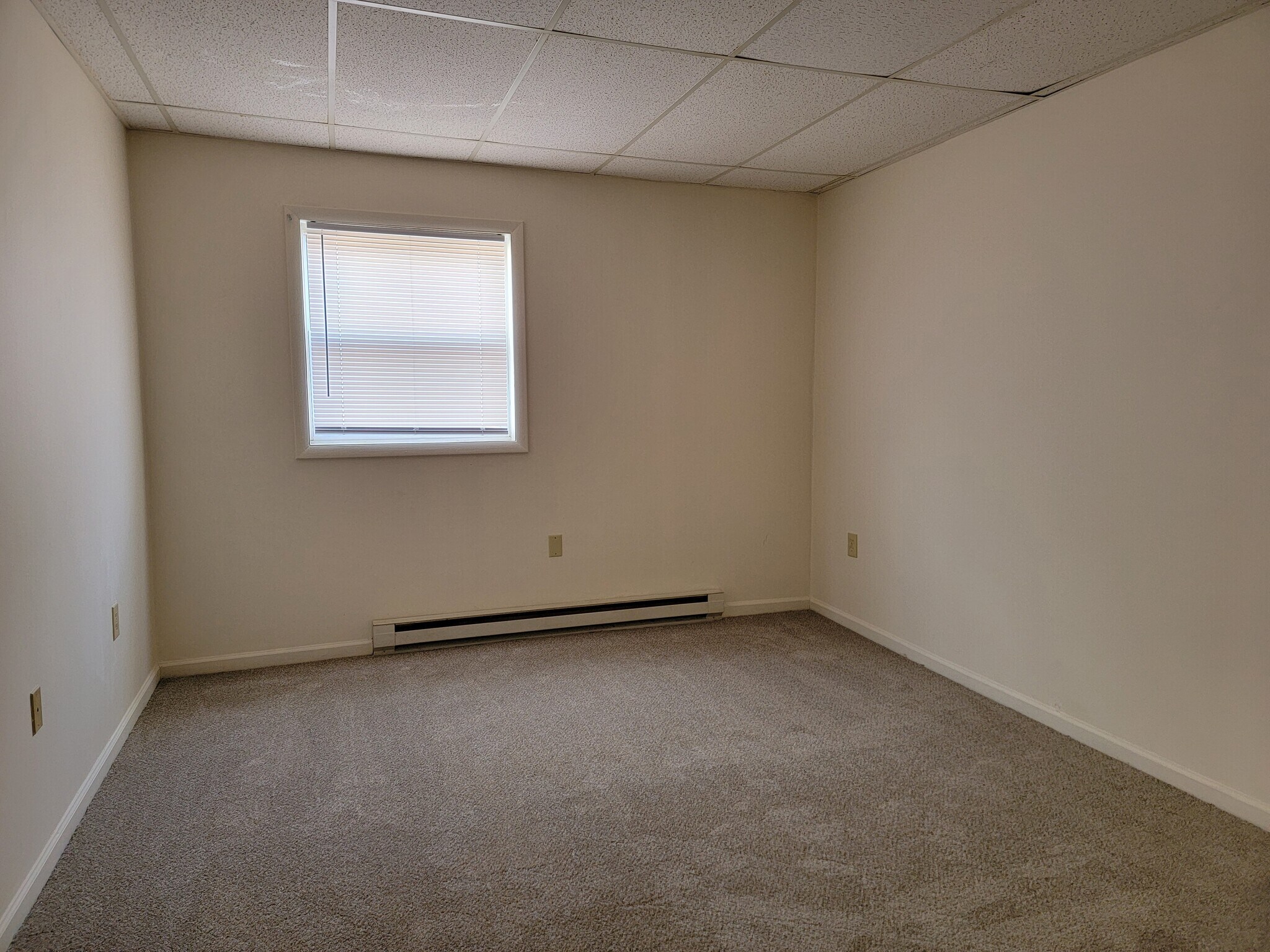 Building Photo - 84 Gross St