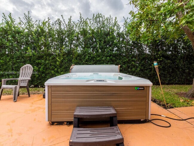 Building Photo - 5524 Garfield St