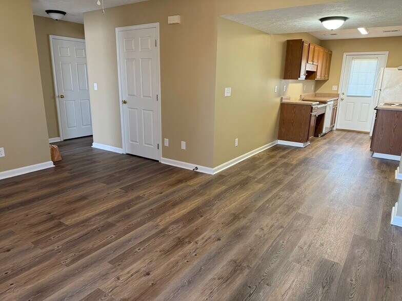 Building Photo - 106 Aiden Ct