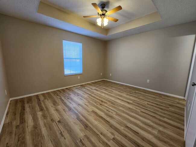 Building Photo - Spacious 2-Bedroom, 2-Bathroom Home AVAILABLE NOW!!