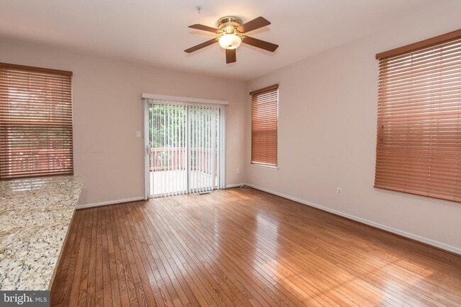 Building Photo - 117 Longpoint Way