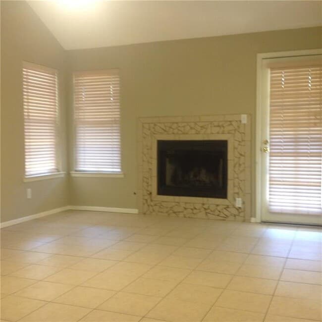 Building Photo - 7532 Le Conte Dr
