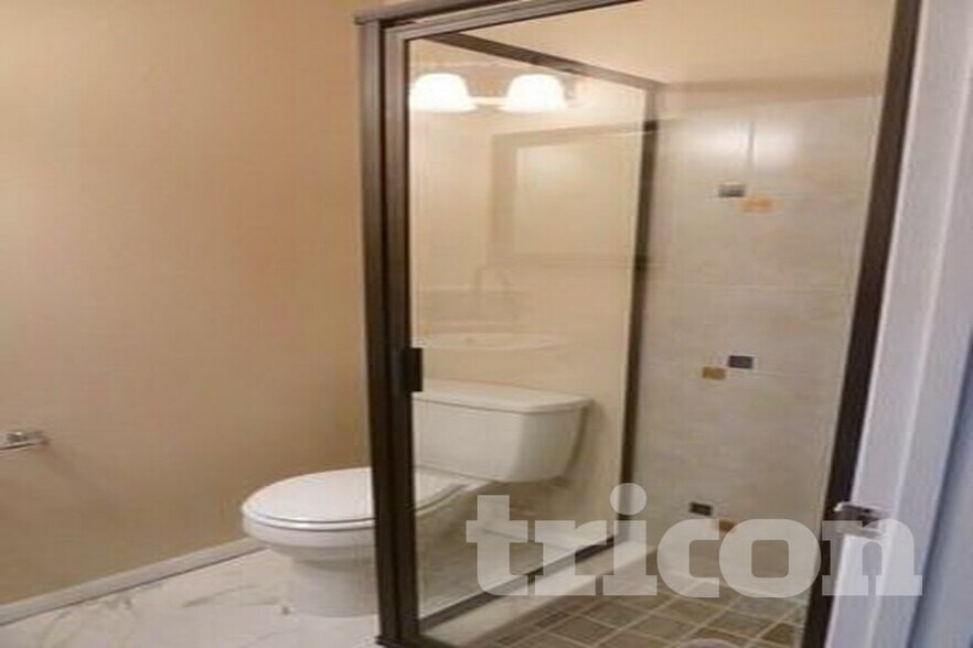 Building Photo - 7649 Stratford Blvd