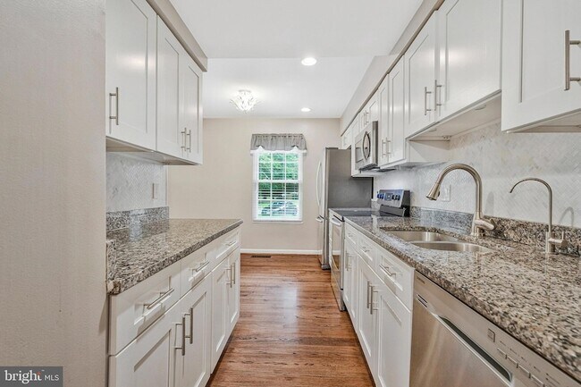 Building Photo - 6401 Old Scotts Ct