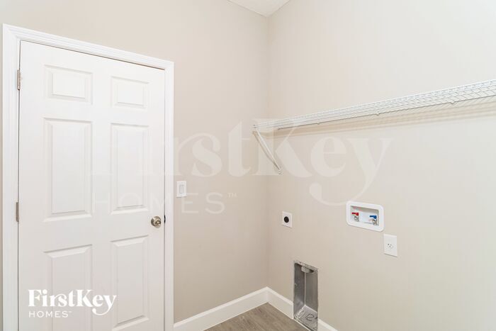 Building Photo - 1200 Cogan Dr
