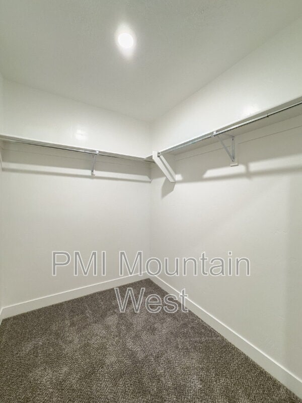 Building Photo - 875 S Depot St