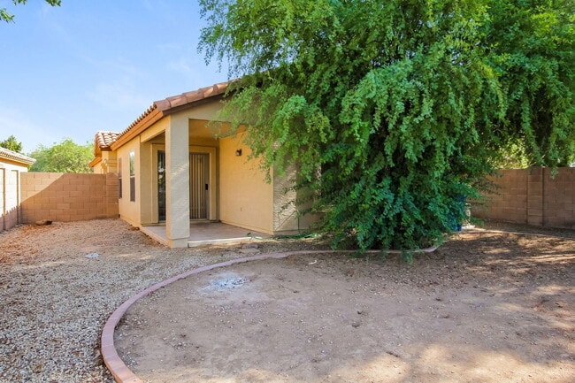 Building Photo - 11017 W Wilshire Dr