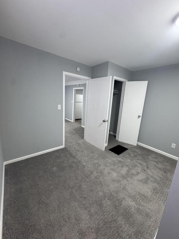 Building Photo - 347 Huddleson Ave