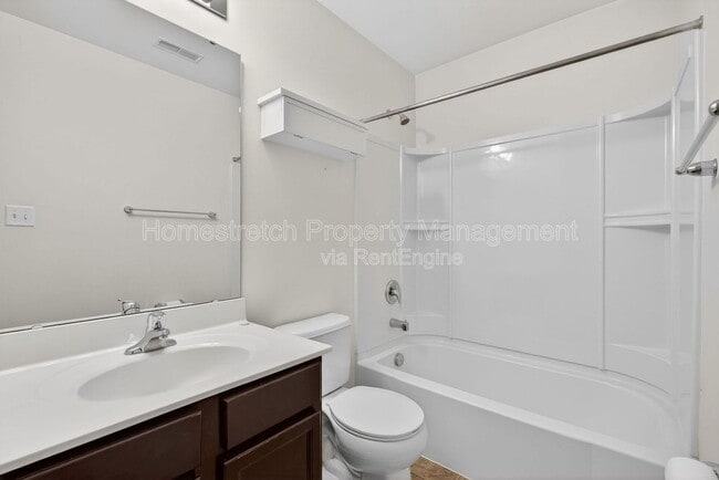 Building Photo - 425 Spring Trce