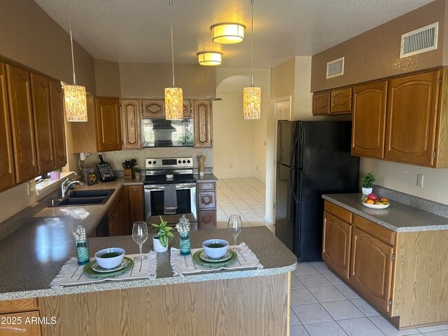 Building Photo - 15845 N 50th St