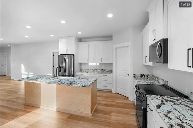 Building Photo - 520 Biscotti Lp