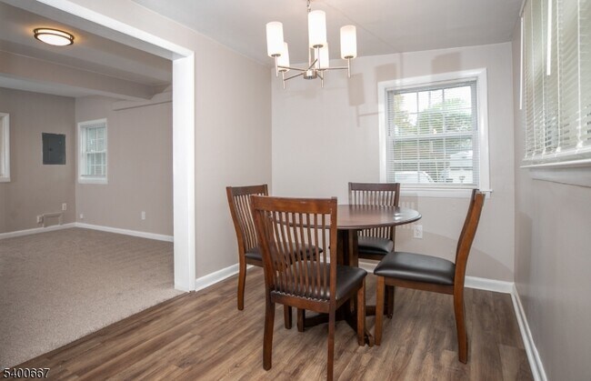 Building Photo - 74 E Shore Rd