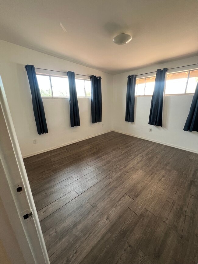 Building Photo - 4752 E Baker St