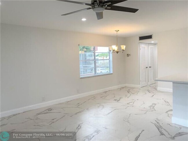 Building Photo - 954 Normandy Trail