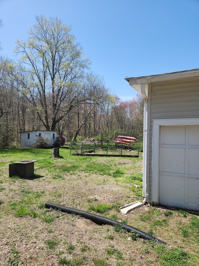 Building Photo - 361 Linwood Cemetery Rd