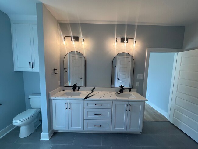 Building Photo - New construction mins from LRAFB