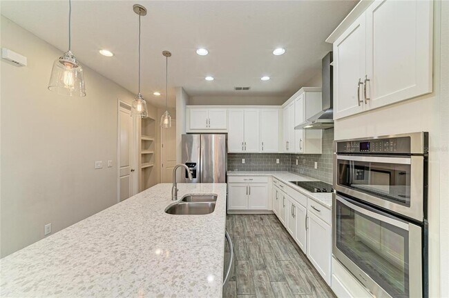 Building Photo - 11607 Brookside Dr