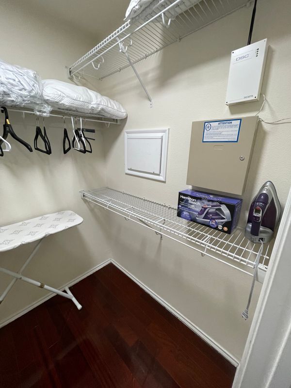 Building Photo - 5730 Baldwin Elm St