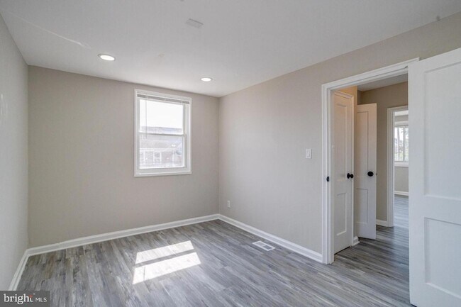 Building Photo - 4100 Colborne Rd