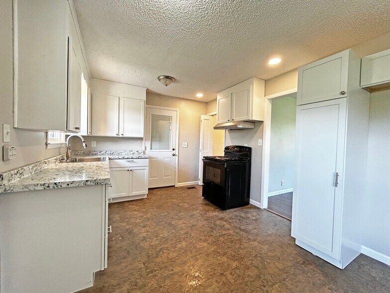 Building Photo - 2659 Woodberry Dr