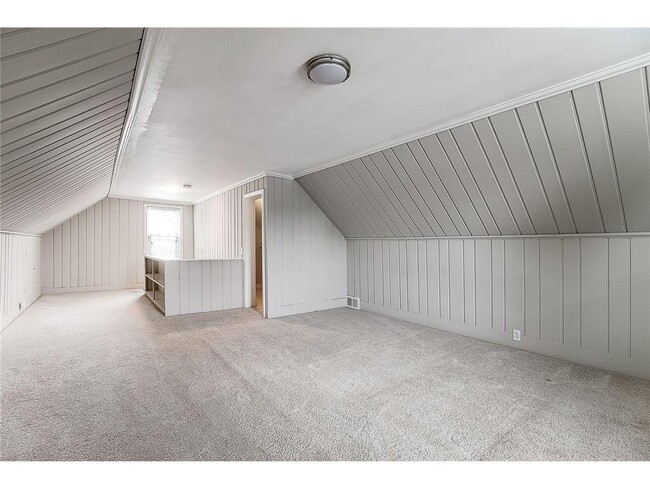 Building Photo - 1588 W Highland Pkwy
