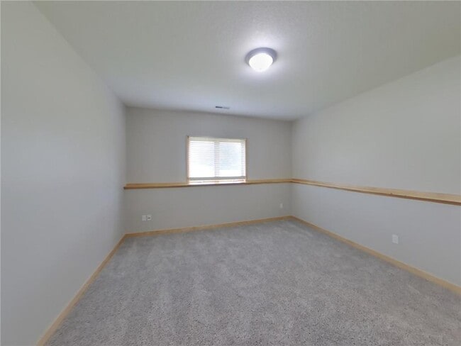 Building Photo - 633 Savanna Trail