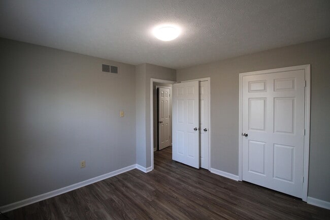 Building Photo - 124 Henry Ct