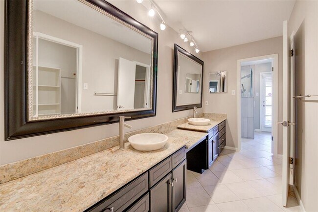 Building Photo - 225 Asbury-