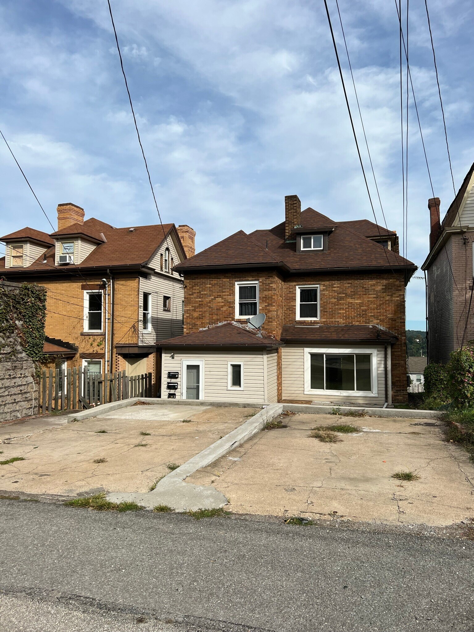 Rear parking - 616 E 12th Ave