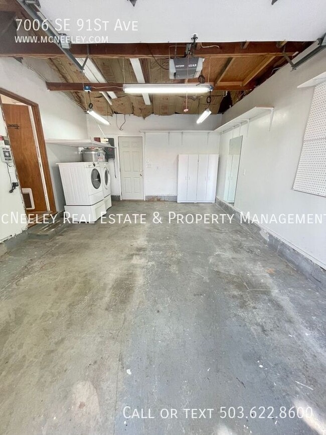 Building Photo - 7006 SE 91st Ave