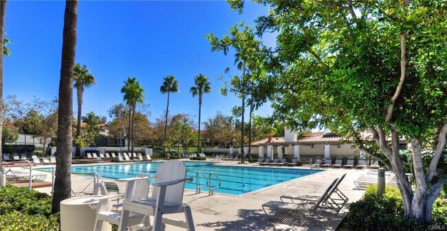 Building Photo - Welcome to this stunning 3-bedroom, 2.5-ba...