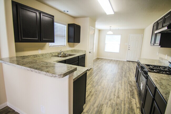 Building Photo - Evergreen Villas - 13142 City Green Trail,...