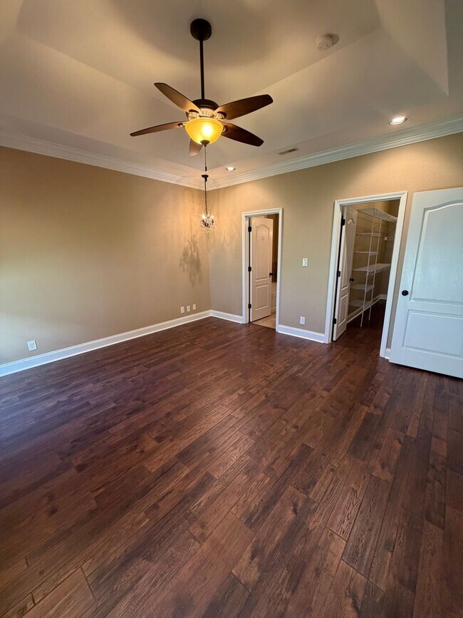 Building Photo - 266 Turnberry Circle