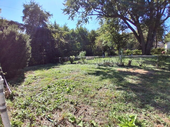 Building Photo - 1001 Koehn Dr