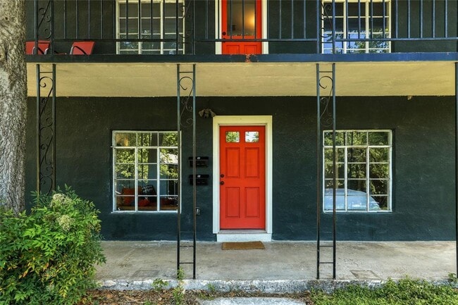 Building Photo - 1400 Ashwood Rd