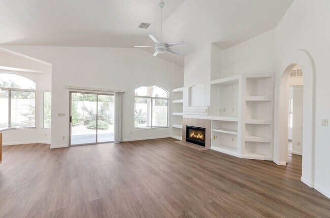 Building Photo - Beautiful, updated, Oro Valley home