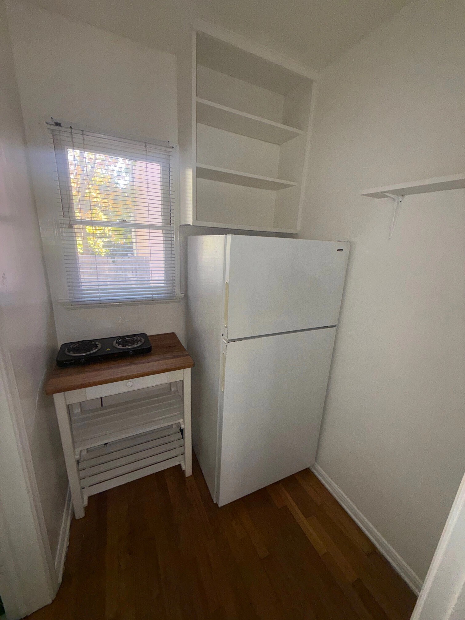 Building Photo - 838 N Sweetzer Ave