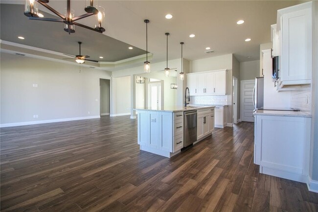 Building Photo - 6962 Treymont Dr