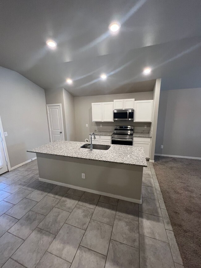 Building Photo - Frenship ISD 3 bed 2 bath 2 car garage, PR...